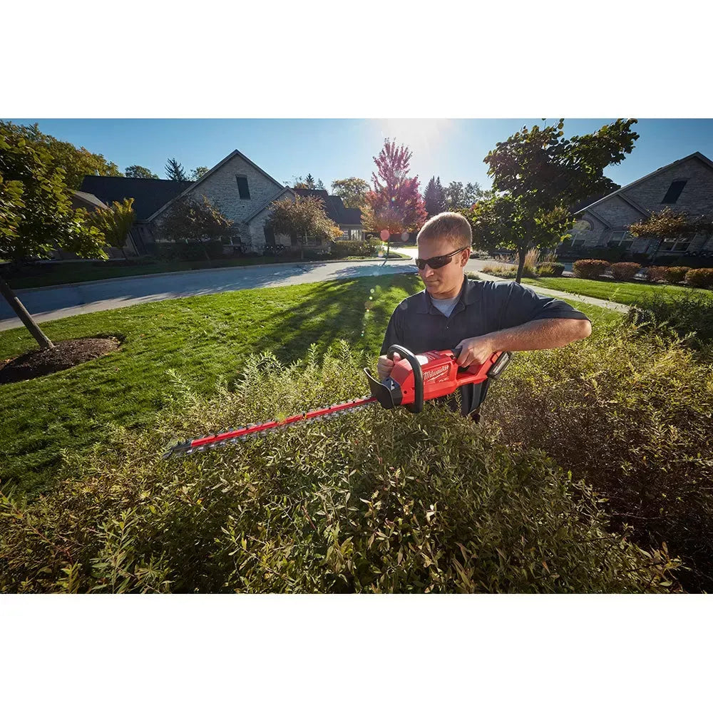 Milwaukee 2726-21HD M18 FUEL 18V 24-Inch Ergonomic Hedge Trimmer Kit